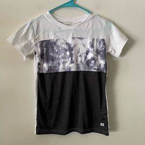 Layer8 Boys T-Shirt Size M